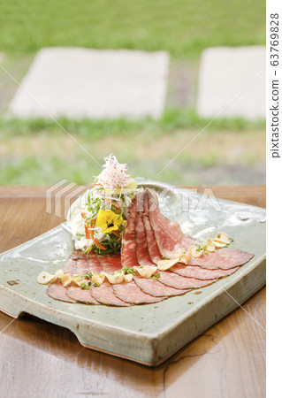 Fine Korean cuisine 63769828