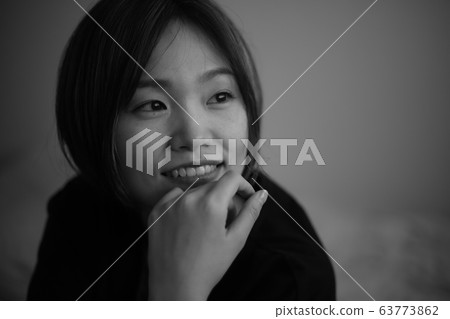 Female portrait Female portrait 63773862