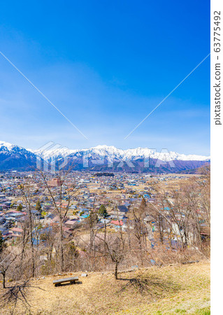 北阿爾卑斯山和大町市的早春[長野縣] 63775492
