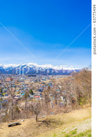 北阿爾卑斯山和大町市的早春[長野縣] 63775494