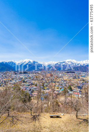 北阿爾卑斯山和大町市的早春[長野縣] 63775495