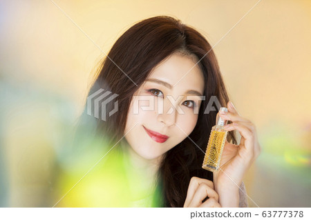 Woman Beauty Fragrance Woman Beauty Fragrance 63777378