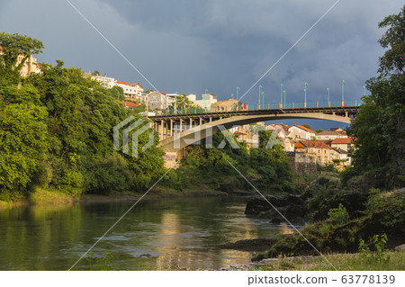 波斯尼亞和黑塞哥維那莫斯塔爾內雷特瓦河 波斯尼亞和黑塞哥維那莫斯塔爾內雷特瓦河 63778139