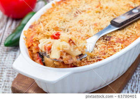 Spicy tomato jalapeno mac and cheese 63780401