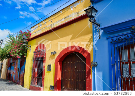 Cityscape of Oaxaca, Mexico 63782893