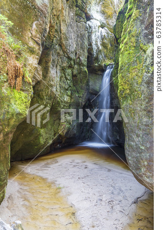 Small waterfall, Teplice Adrspach Rocks, Eastern Small waterfall, Teplice Adrspach Rocks, Eastern 63785314