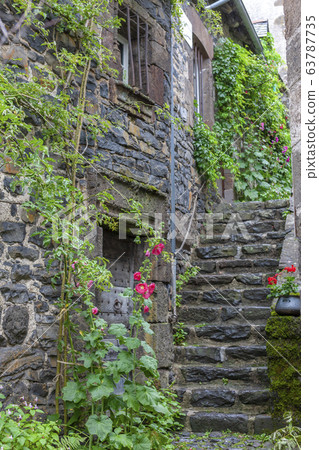 Old village in central Burgund, France 63787735