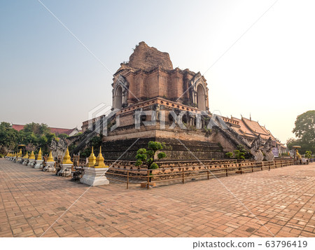 Wat Chedi Luang, a Buddhist temple in Chiang Mai, Thailand. 63796419