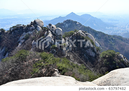 蘇拉克山 63797482