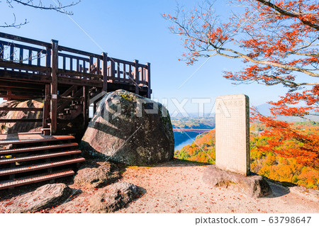 內木城遺跡風景（城樓和本丸遺跡） 63798647