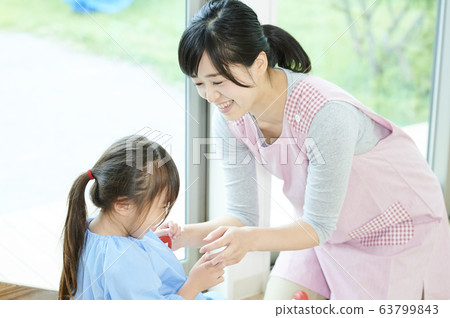 Kindergarten teacher teacher 63799843