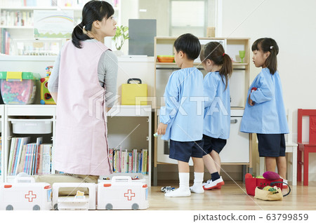 Kindergarten teacher teacher 63799859