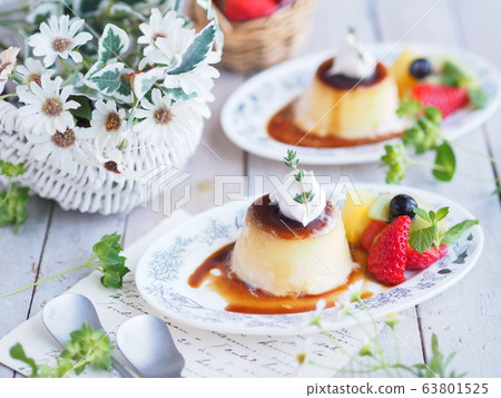 Handmade pudding la mode 63801525