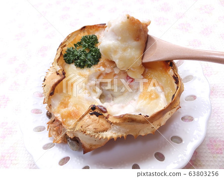 Crab shell gratin 63803256