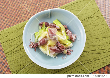 Firefly squid and nui no nata, mixed with vinegar miso 63804845