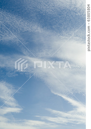 Incredibly beautiful clouds against a sunny blue Incredibly beautiful clouds against a sunny blue 63805804