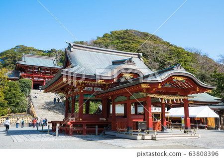 Tsuruoka Hachimangu Shrine scenery Maiden and main shrine gate (Kamakura City, Kanagawa Prefecture) As of March 2020 63808396
