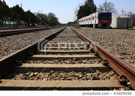 京畿道，楊平郡和古墩站 63809486