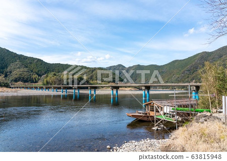 Scenery of Shimanto River and Sada subsidence bridge Scenery of Shimanto River and Sada subsidence bridge 63815948