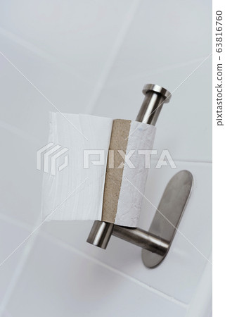 the last piece of toilet paper 63816760