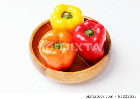 Colored peppers (from Saito, Miyazaki Prefecture) Colored peppers (from Saito, Miyazaki Prefecture) 63822655