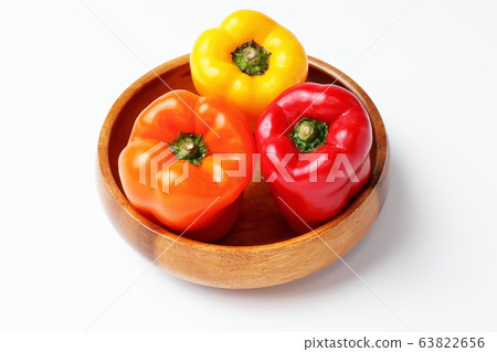 Colored peppers (from Saito, Miyazaki Prefecture) 63822656