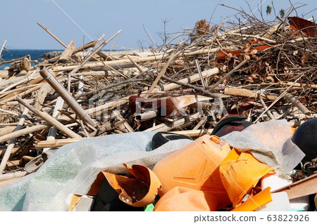 Pile of garbage 63822926