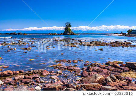 <Toyama Prefecture> Amaharashi Coast, Meiwa and Tateyama Mountain Range 63823816