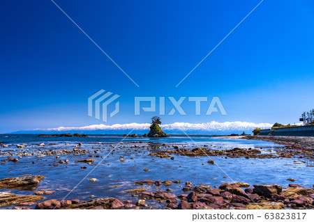 <Toyama Prefecture> Amaharashi Coast, Meiwa and Tateyama Mountain Range 63823817