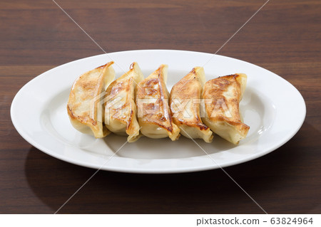 Pan-fried gyoza Pan-fried gyoza 63824964