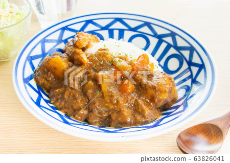 Curry and rice  63826041