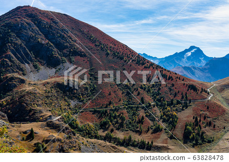 View of the mountains around Alpe d'Huez in the 63828478