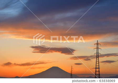 Fuji seen from the Samukawa industrial park and sunset 63838069