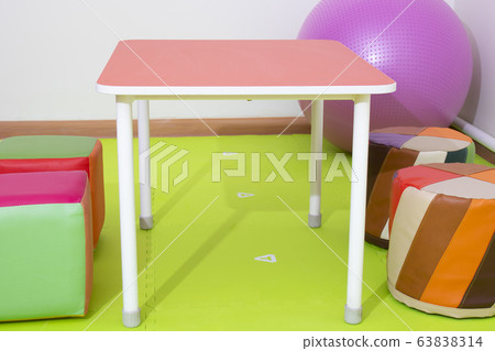 Therapy for leg injury with ball in massage spa 63838314