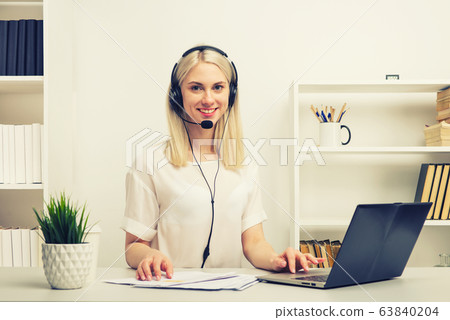 Close-up portrait of a customer service agent 63840204