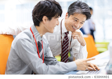 Boss and subordinate men 63844401