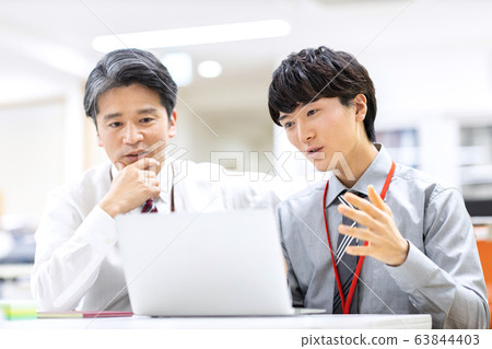 Boss and subordinate men Boss and subordinate men 63844403
