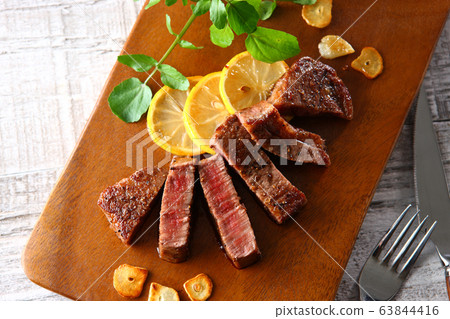 Japanese black beef fillet steak 63844416