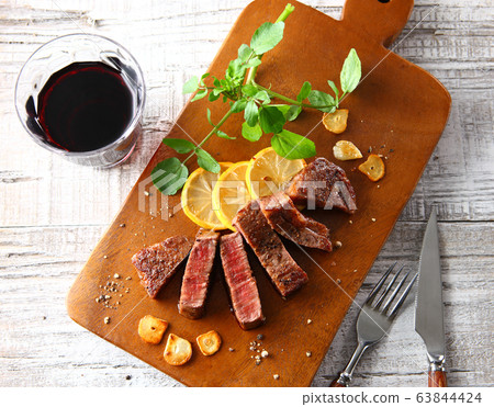 Japanese black beef fillet steak 63844424