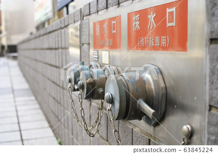 進水和出水（嵌入式） 63845224