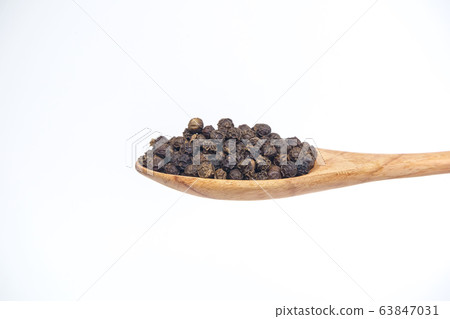Black pepper 63847031