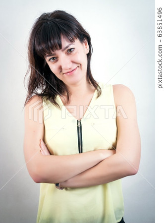 Casual pretty brunette girl closeup Casual pretty brunette girl closeup 63851496