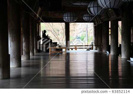 The main hall of Hasedera Reido, the image of a priest Roh (binzuru) The main hall of Hasedera Reido, the image of a priest Roh (binzuru) 63852114