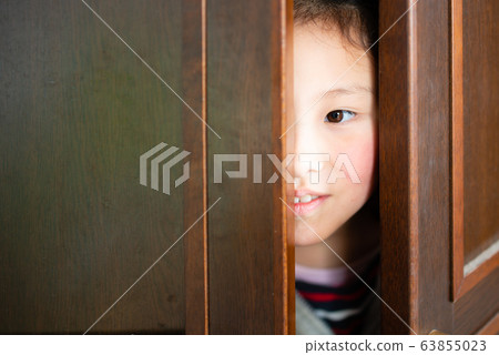 藏在壁櫥裡的孩子 63855023