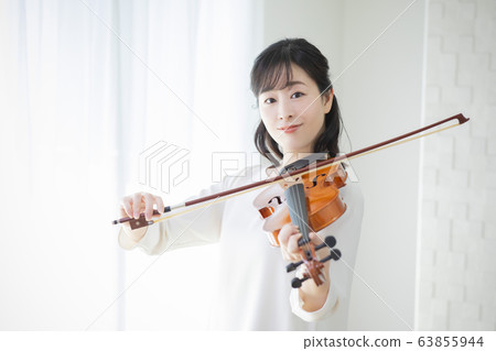 女人小提琴演奏演奏 63855944