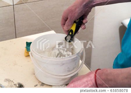 Repair and finishing works 63858078