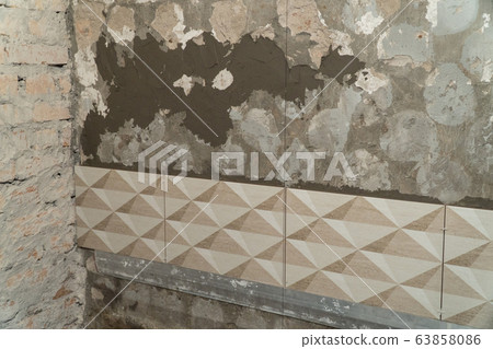Repair and finishing works 63858086