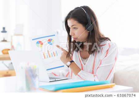 女商人遠程辦公 63867074