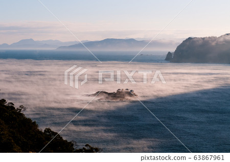Ryugu Castle Hiyoriyama Beach that emerged from a fantastic hair storm Ryugu Castle Hiyoriyama Beach that emerged from a fantastic hair storm 63867961