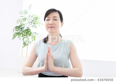 中年女子瑜伽 中年女子瑜伽 63870050